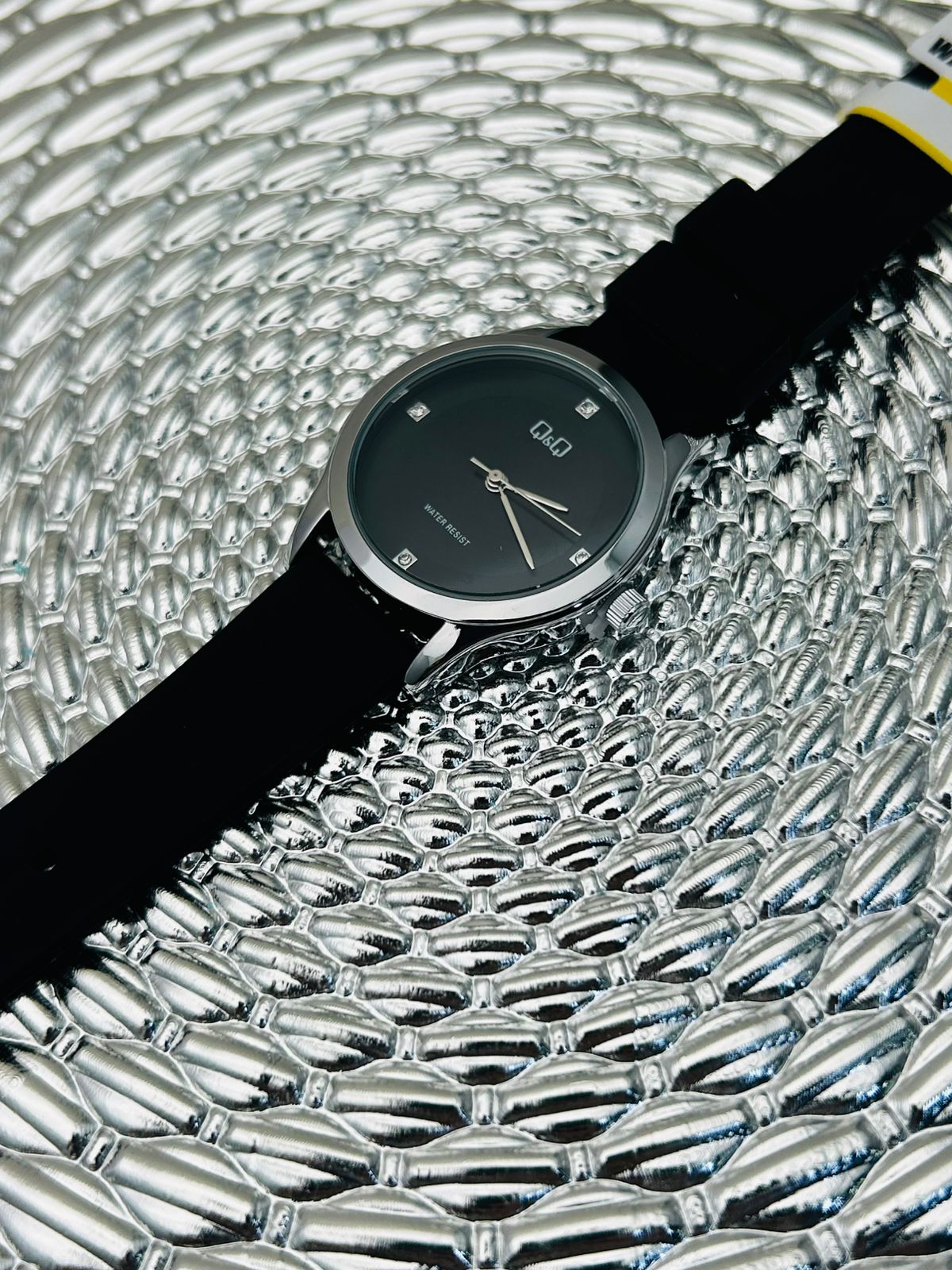 Reloj Q&Q pulso en goma para dama