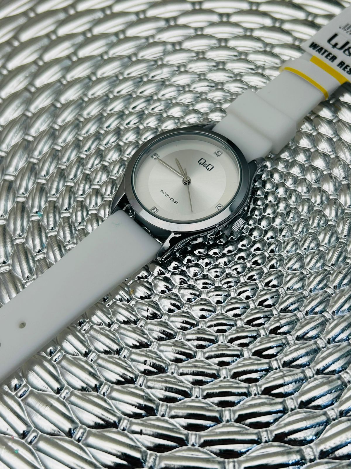 Reloj Q&Q pulso en goma para dama