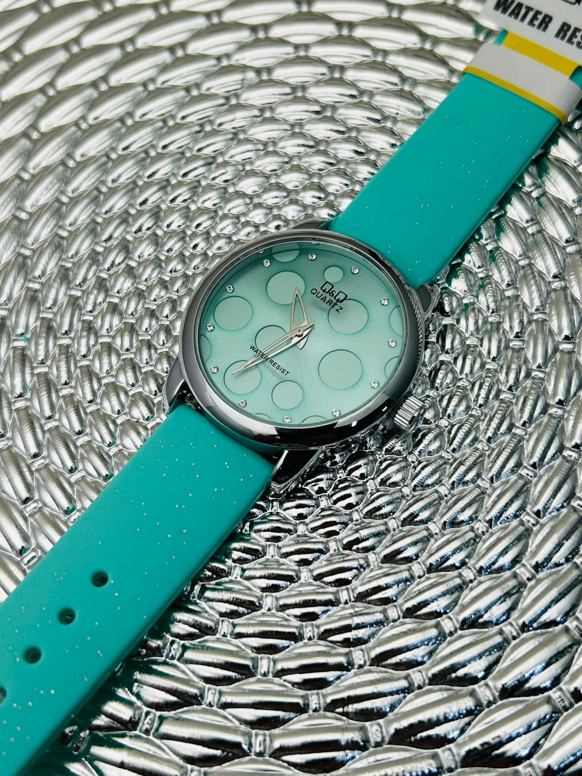 Reloj Q&Q para dama burbuja escarchado