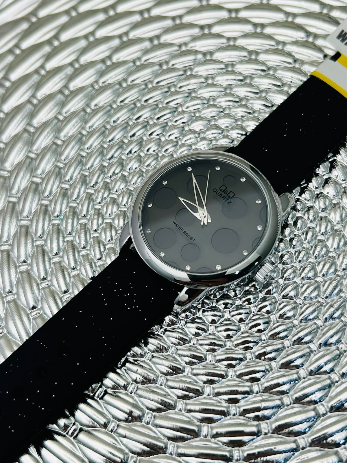 Reloj Q&Q para dama burbuja escarchado