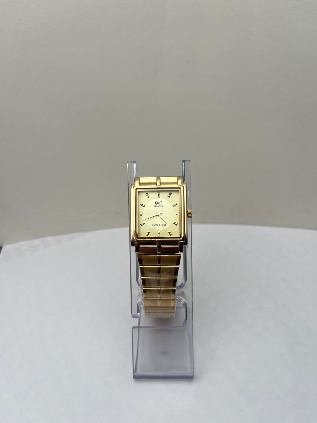 Reloj Q&Q rectangular para dama
