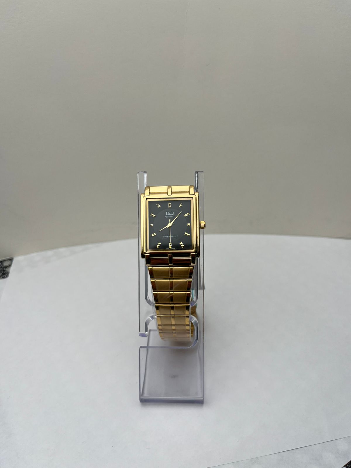 Reloj Q&Q rectangular para dama
