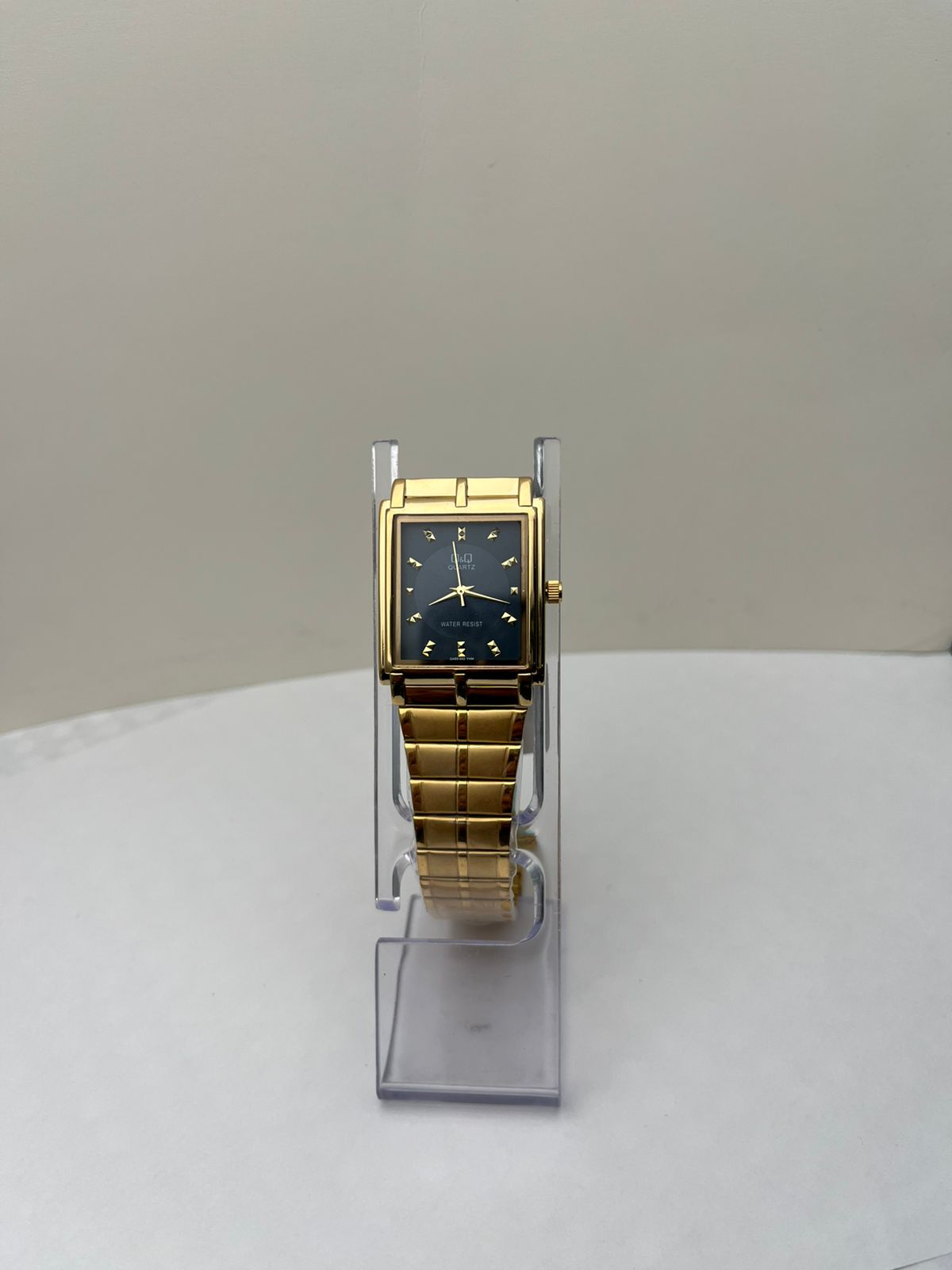 Reloj Q&Q rectangular para dama