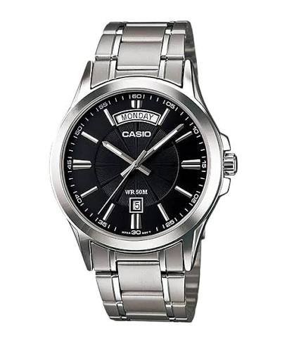 Reloj en la imagen es un Casio MTP-1381D-3AV